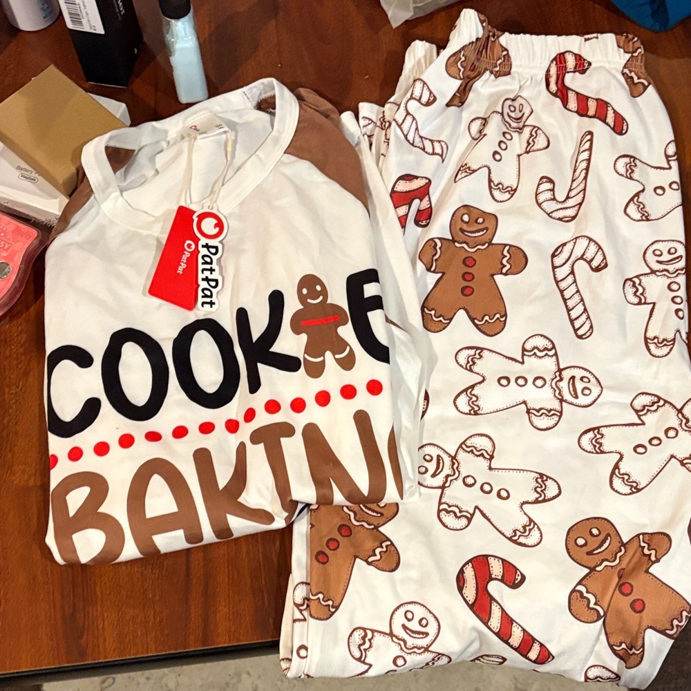 NWT PatPat Kids Cookie Baking Pajamas - White and Brown size med